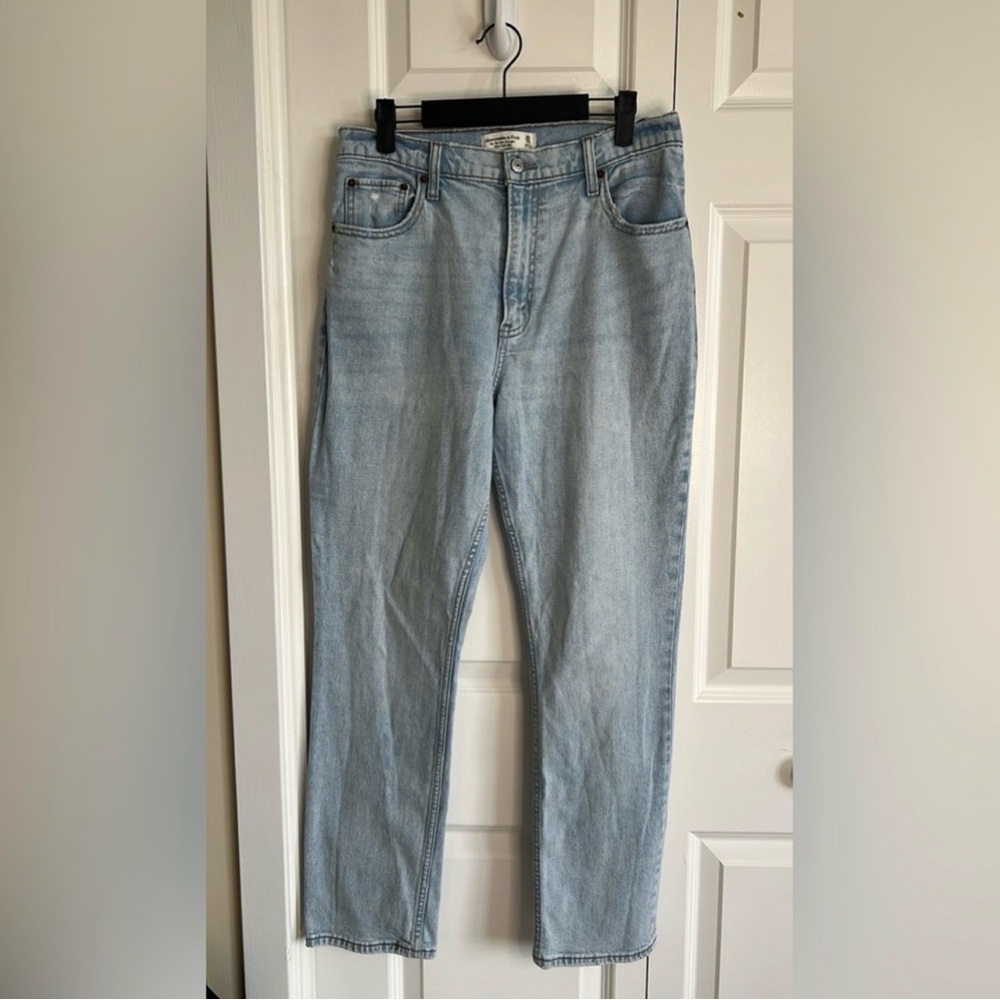 Abercrombie & Fitch Light Blue 90s slim Straight Leg Jeans